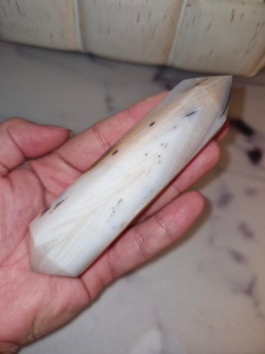 Banded Agate Wand filled with Dendrites