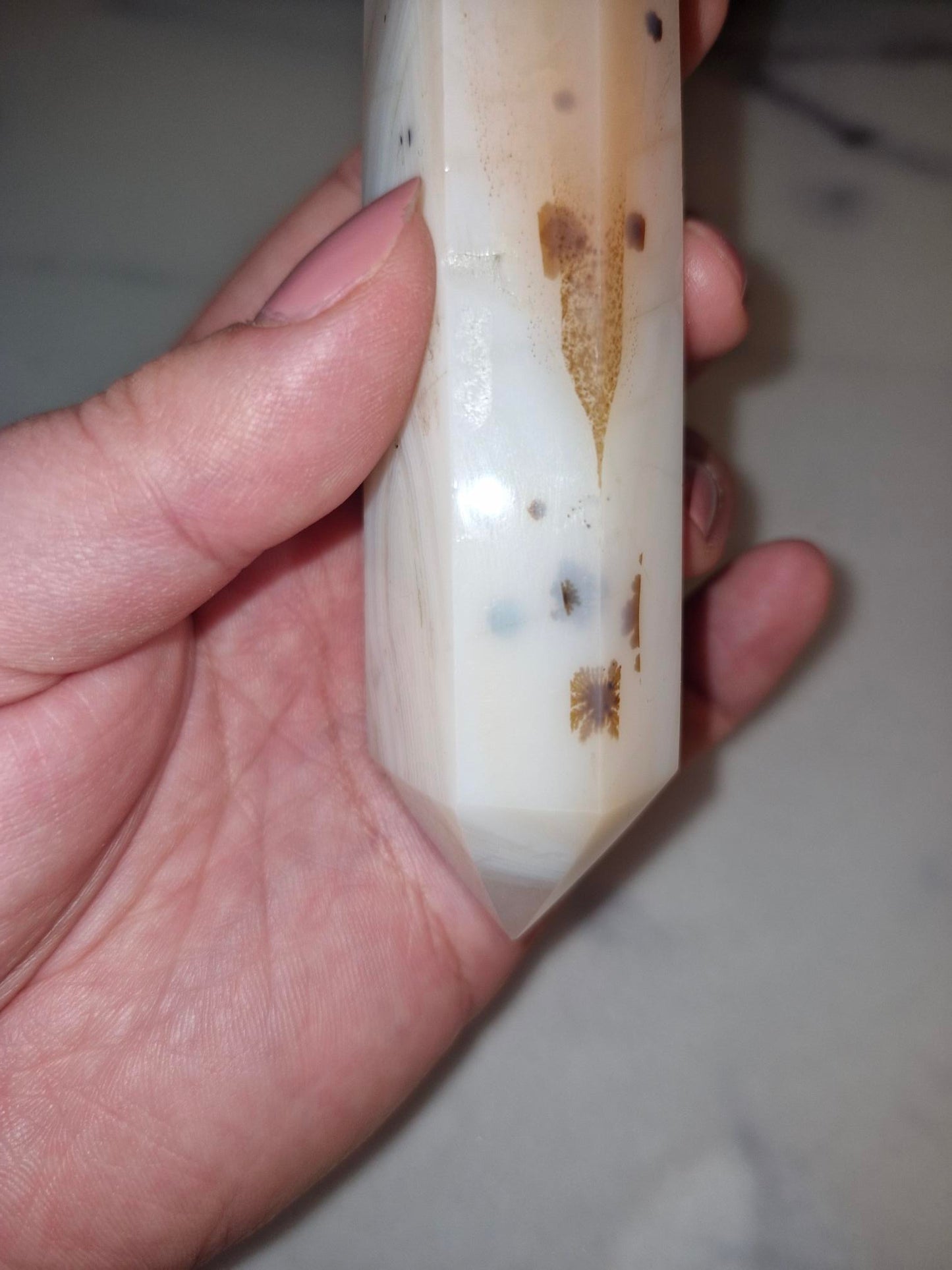 Banded Agate Wand filled with Dendrites