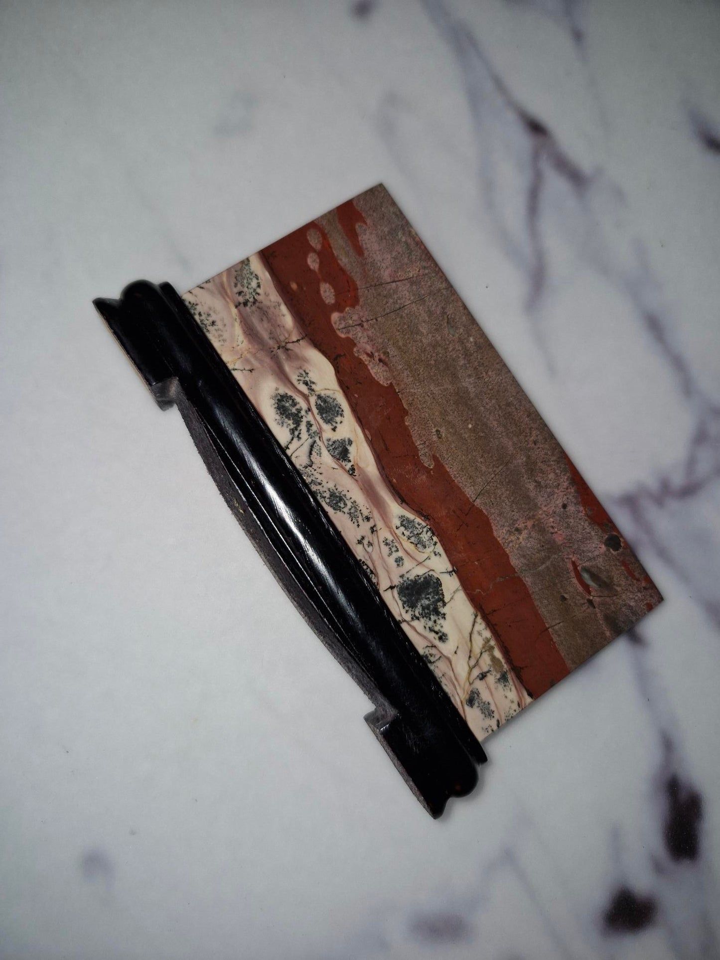 Picture Stone Slab on a Stand