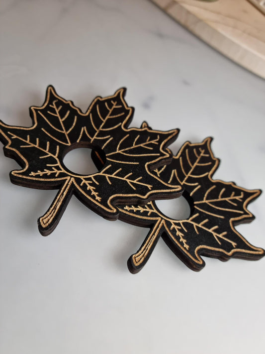 Wooden Leaf Sphere Stand